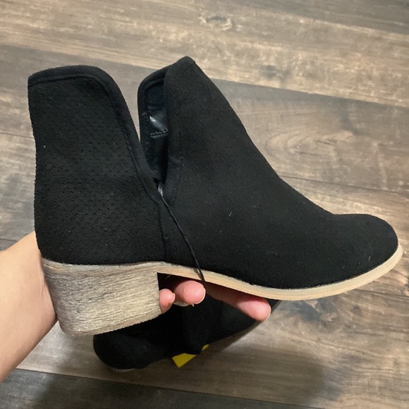 Seven7 Shoes - BNWT Sued black booties low heel Seven 7 soho boot